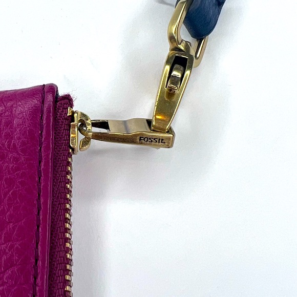 Fossil women’s wristlet - Picture 3 of 7